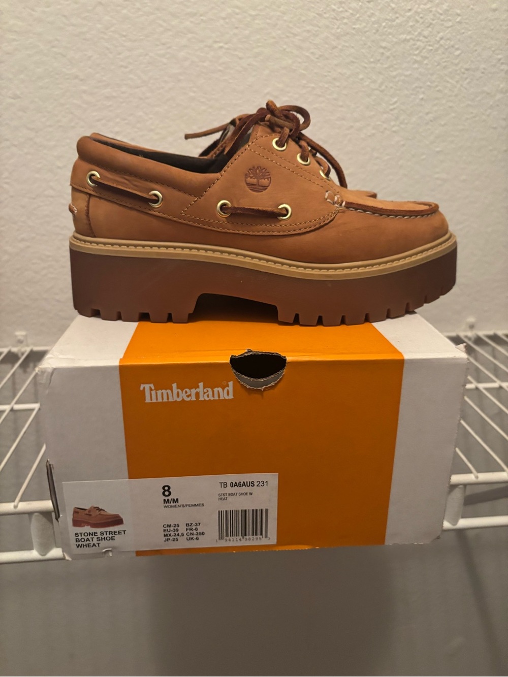 Timberland Wheat Leather Lug Sole Boat Shoe